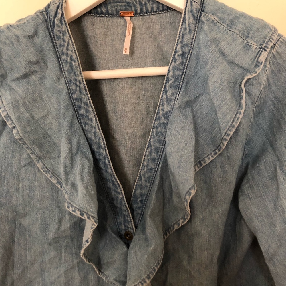 FREE PEOPLE - ruffled shirt